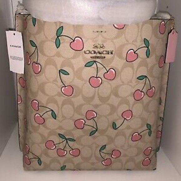 NWT Coach Mollie Bucket Bag In Signature Canvas With Heart Cherry Print - CE611 - Picture 6 of 13